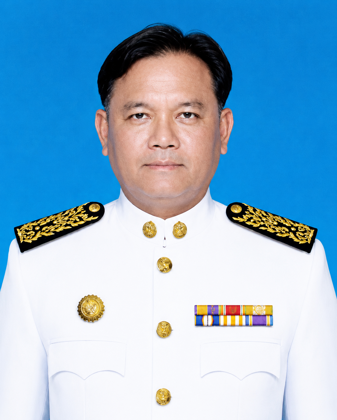 นายสันติ บุตรอินทร์ 
